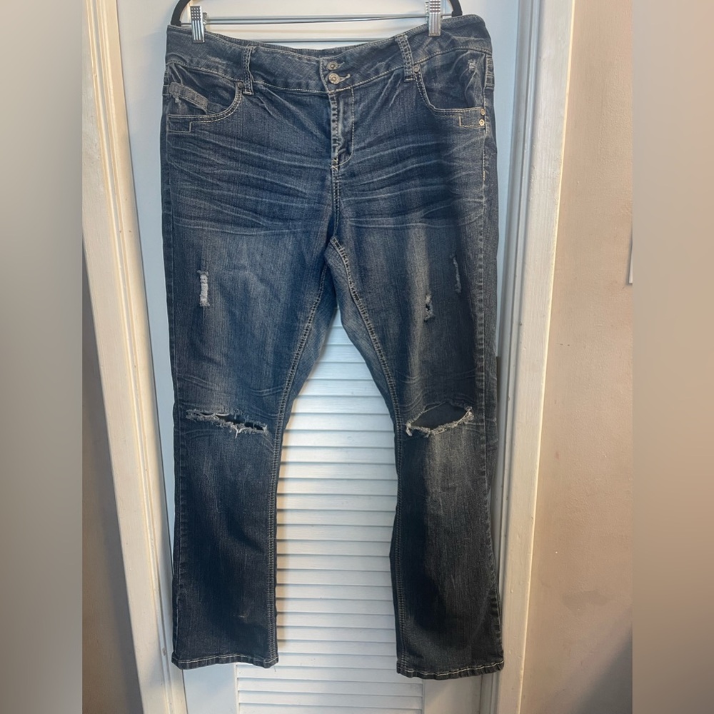 Almost Famous Size 20 5 Pocket Distressed Jeans